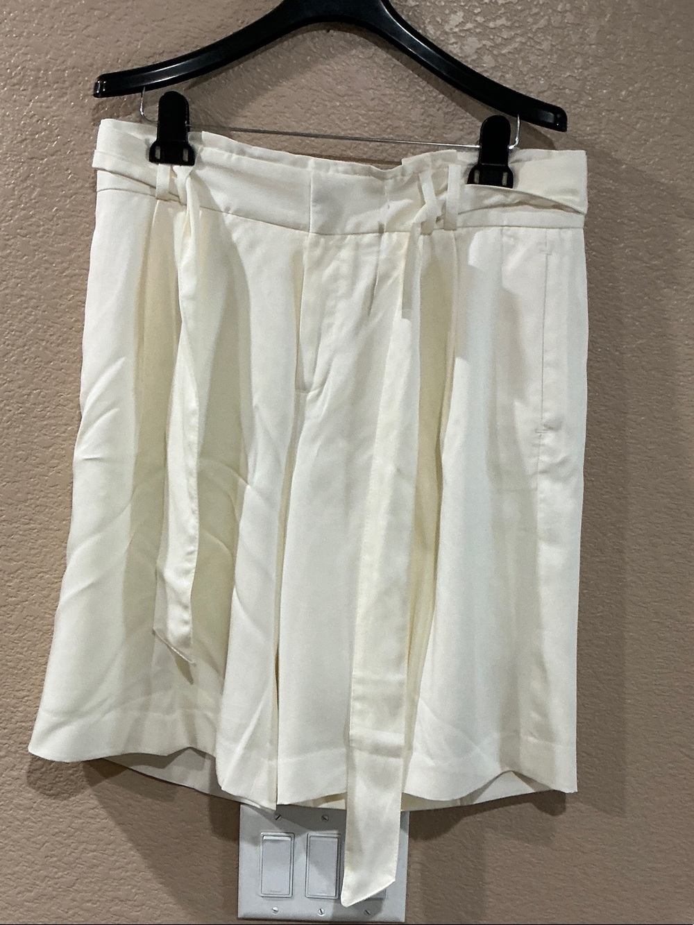 Banana Republic Ivory Tie-Waist Pleated Bermuda Shorts
